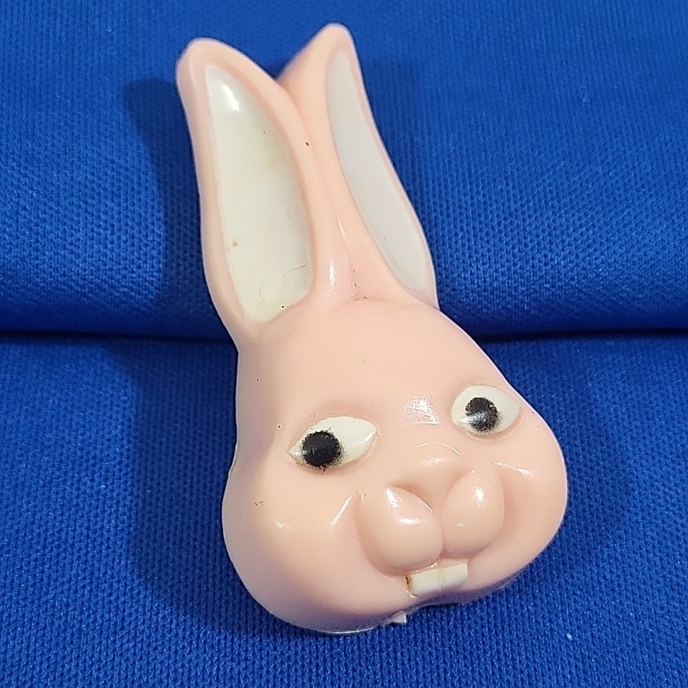 Vintage 50's Easter Bunny Rabbit Plastic‎ Pink Knickerbocker Pin